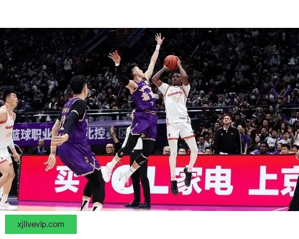 李弘权带领上海豪取十五连胜史密斯绝杀深圳连胜九场